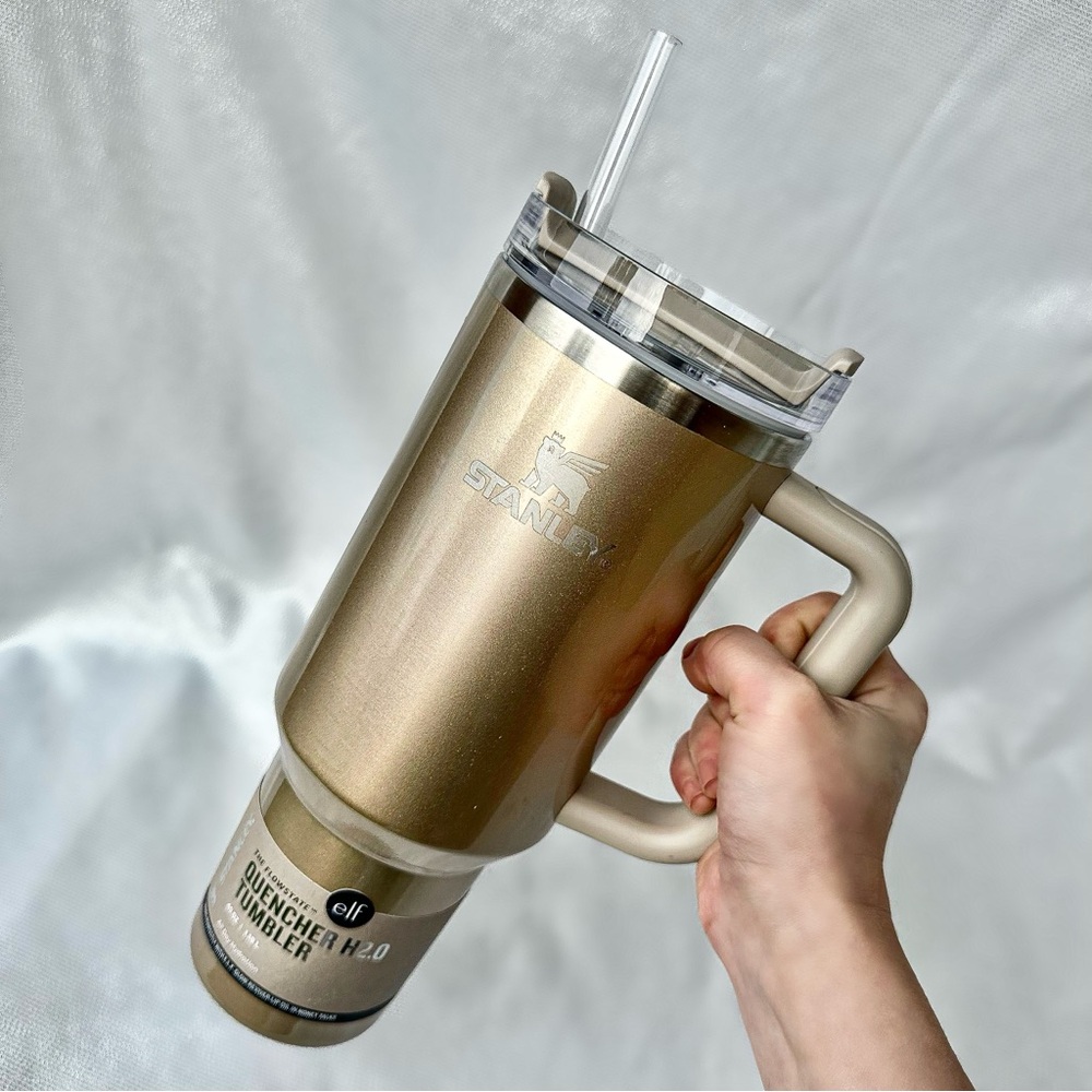 🎉HP! STANLEY x Target E.L.F. ✨NWT Ltd Edition 40oz Honey Talks Quencher, Lip Oil